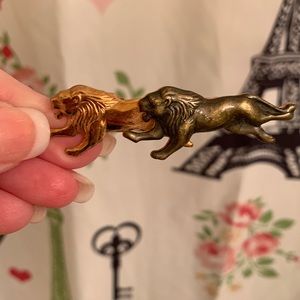 Vintage lions hair clip